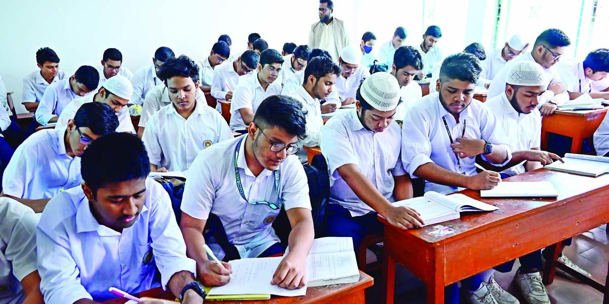 আঠারো বছর বয়স কবিতার মূলভাব লিখন, ১ম পর্ব, এইচএসসি বাংলা ১ম পত্র